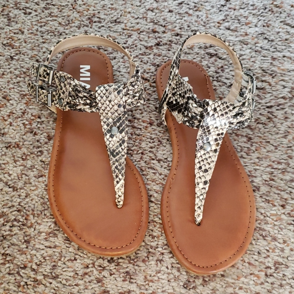 Sandals two buckle